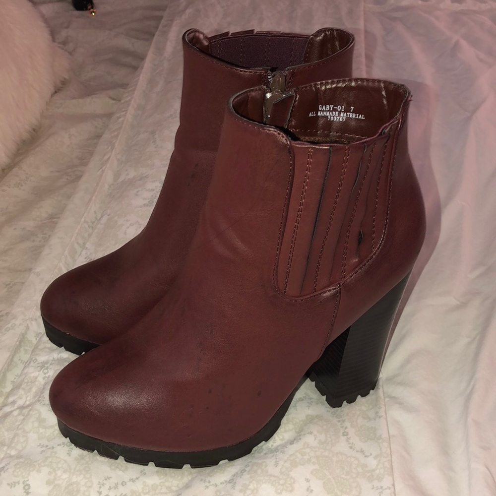 Maroon booties